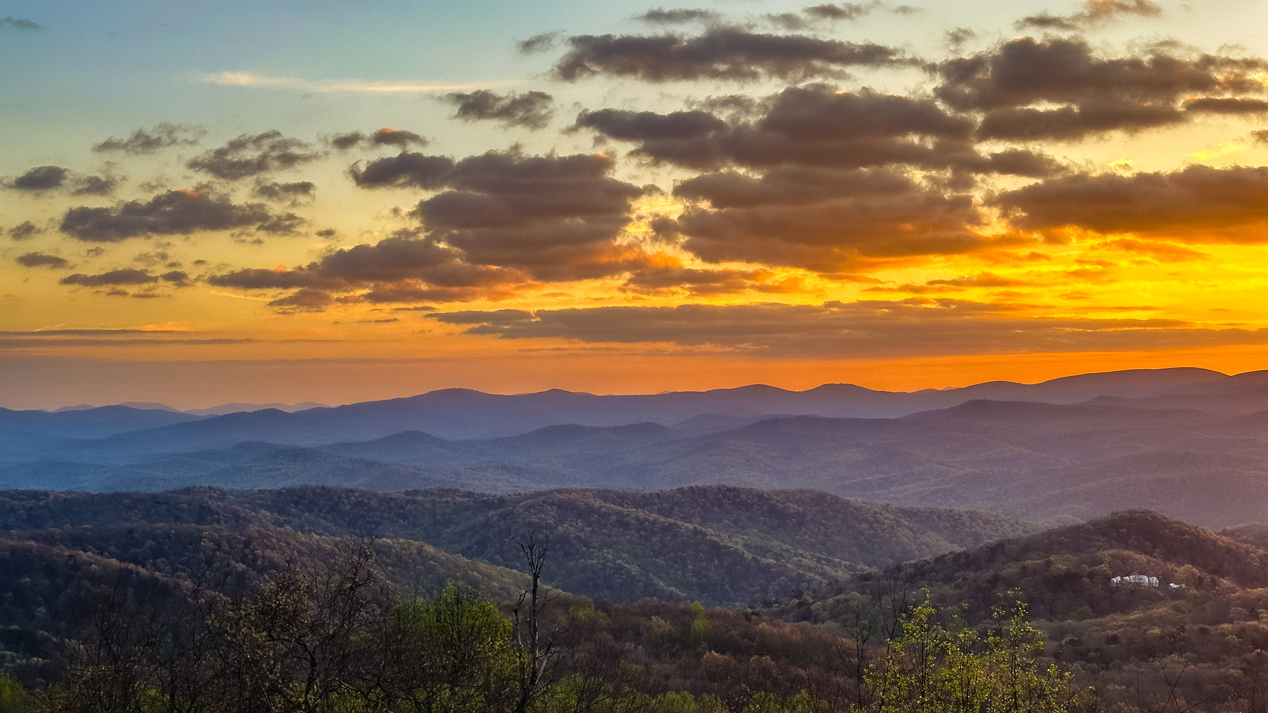 016 2026 04 16 spring morning light over blue ridge