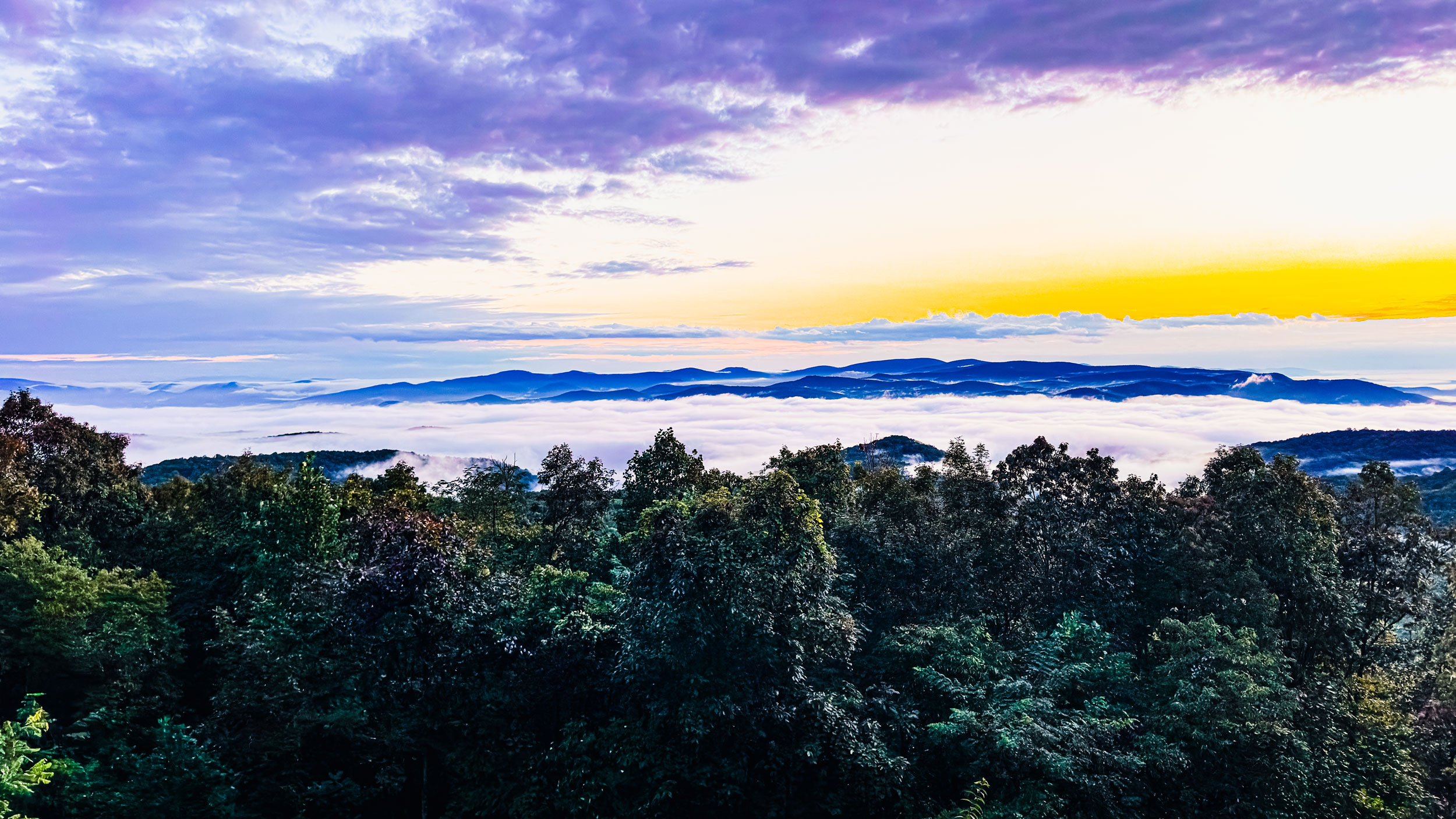 017 2025 09 26 sea of clouds over blue ridge mountains