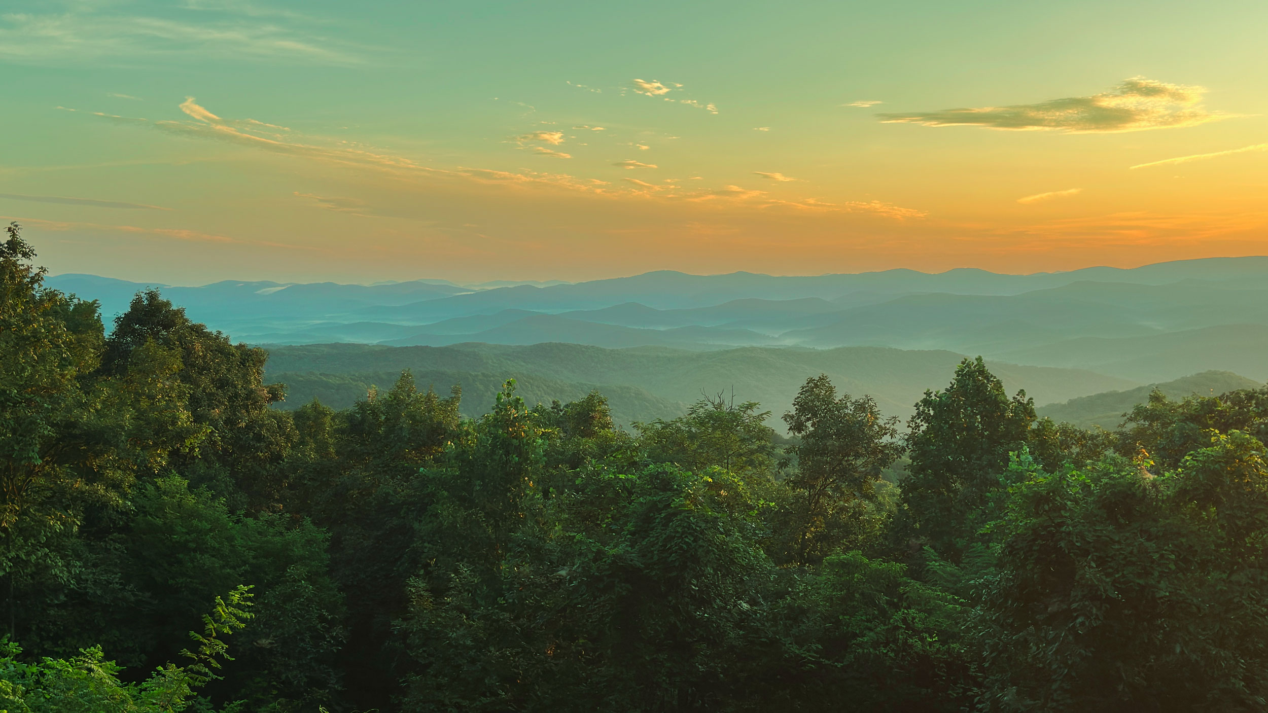 027 2025 08 16 summer haze over blue ridge mountains