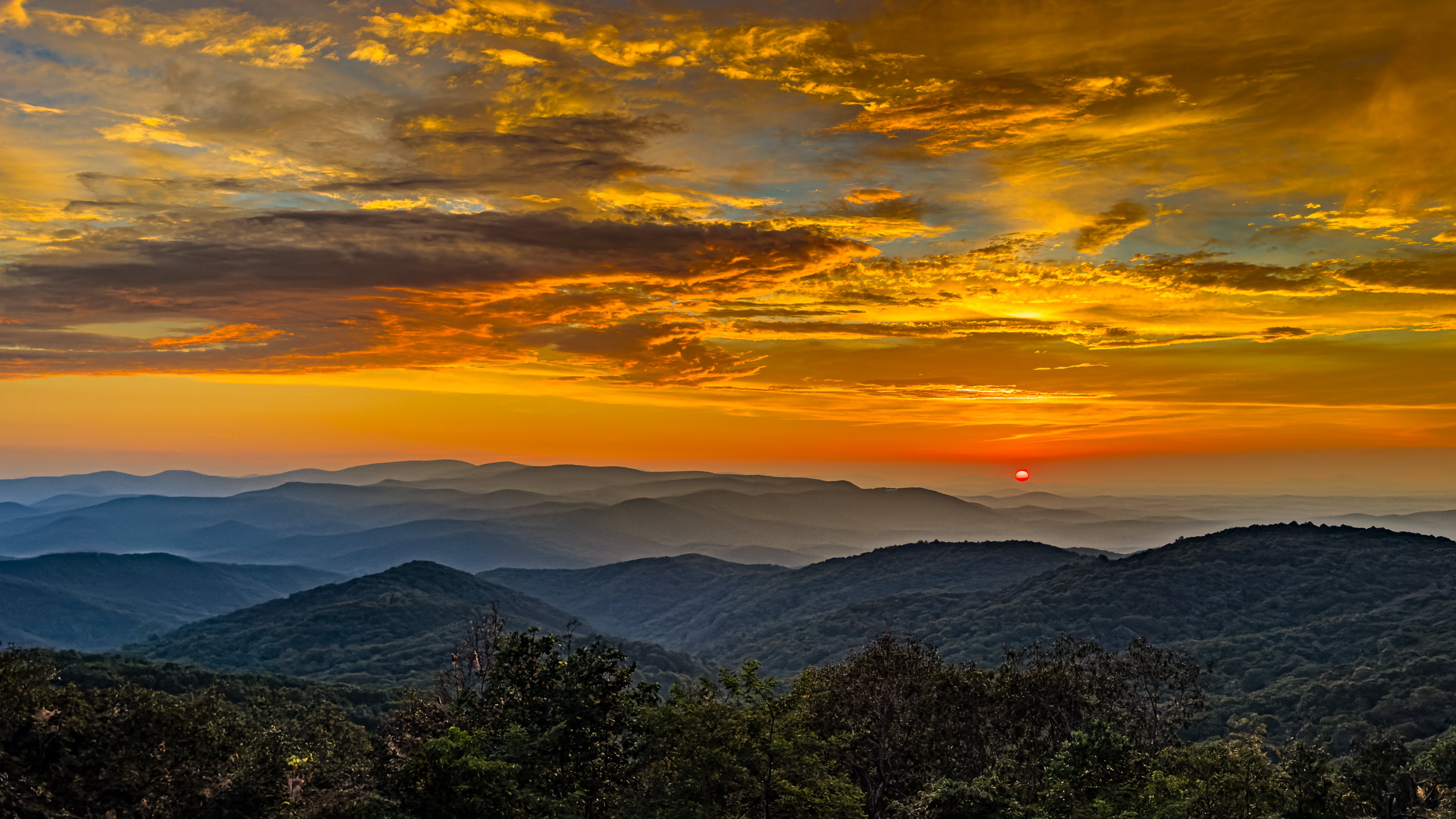 043 2026 09 06 golden sunrise over the blue ridge mountains